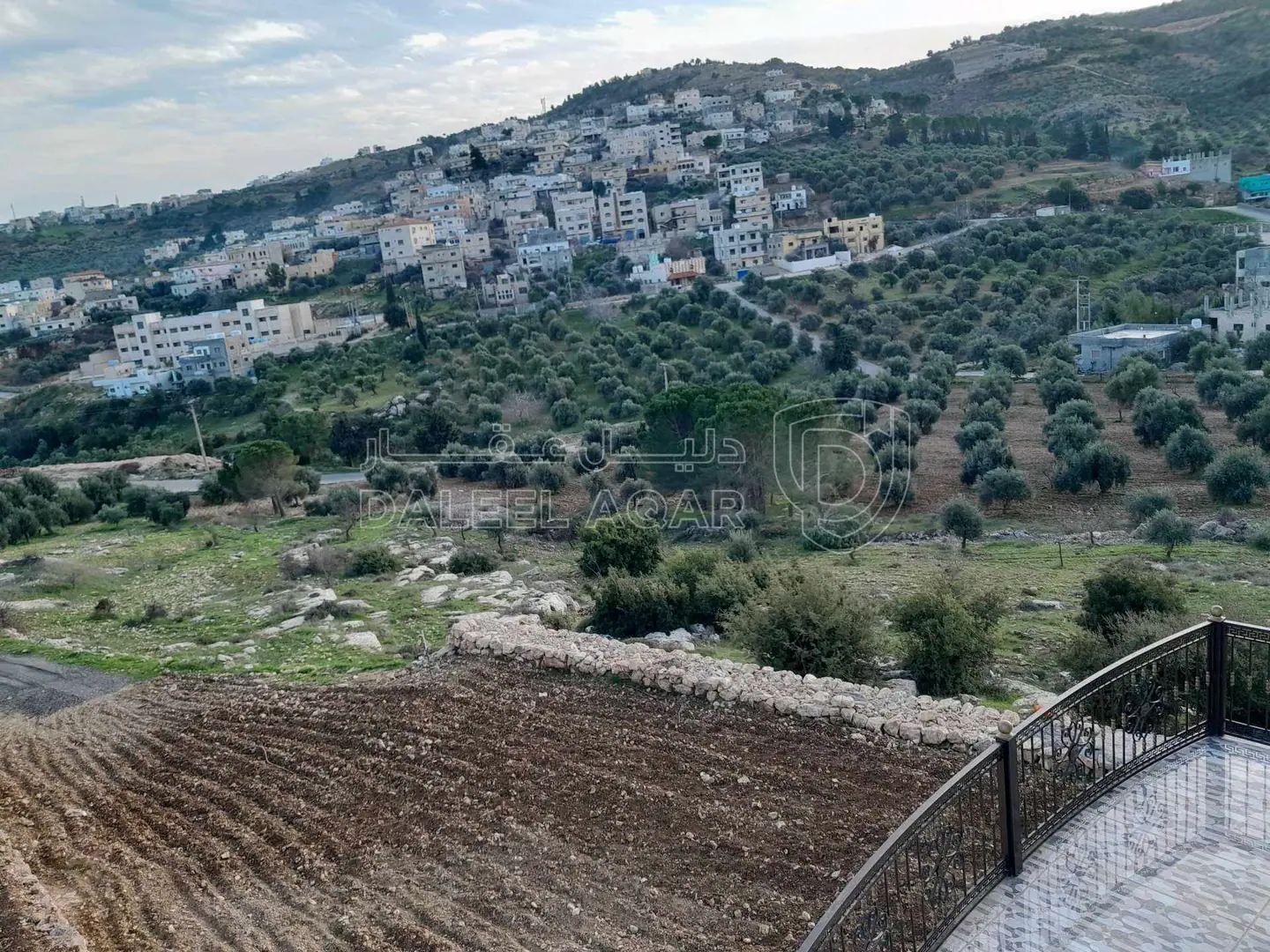 فيلا/منزل في جرش سوف - 500,000 دأ - صورة 1