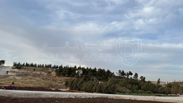 أرض في بلعاس - يبعد 6 دقائق عن طريق المطار - 183,500 دأ - صورة 1