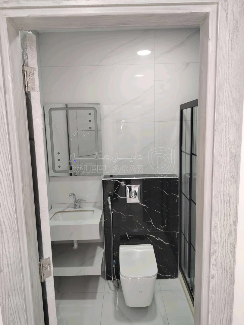 شقة في عمان... البنيات شقة دوبلكس ثالث مع رووف - 100,000 دأ - صورة 1