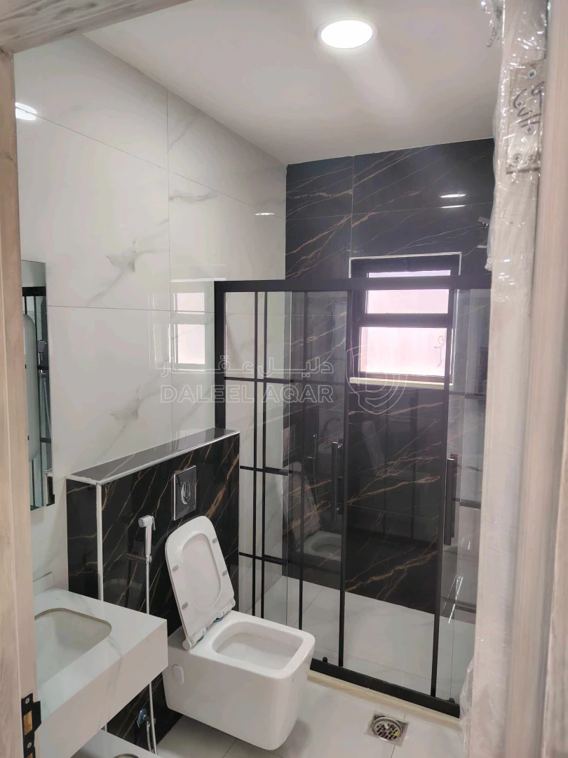 شقة في عمان... البنيات شقة دوبلكس ثالث مع رووف - 100,000 دأ - صورة 1