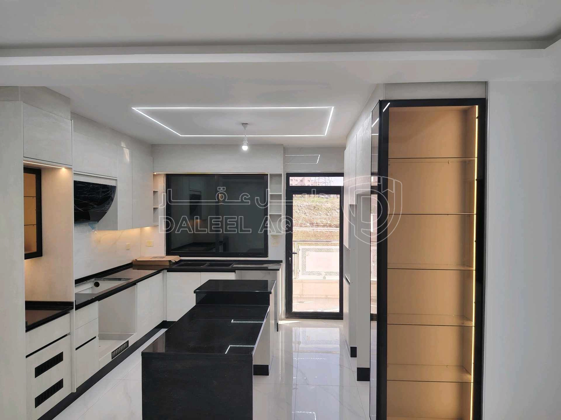 شقة في عمان... البنيات شقة دوبلكس ثالث مع رووف - 100,000 دأ - صورة 1