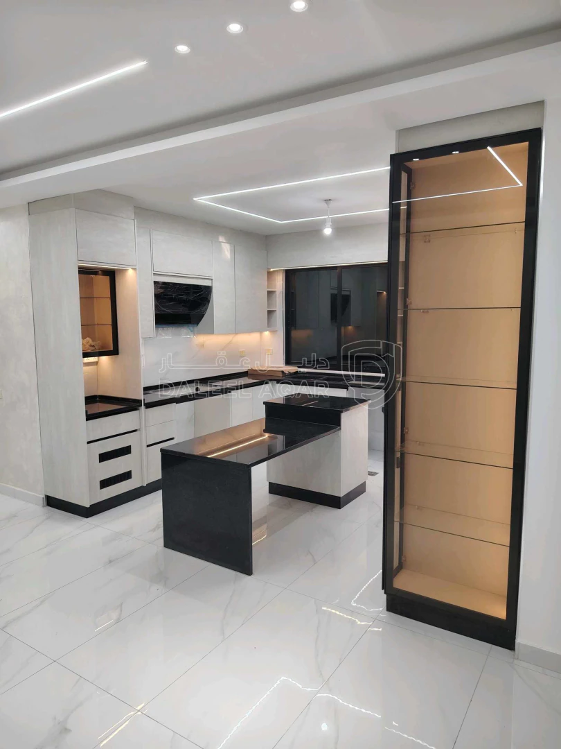 شقة في عمان... البنيات شقة دوبلكس ثالث مع رووف - 100,000 دأ - صورة 1