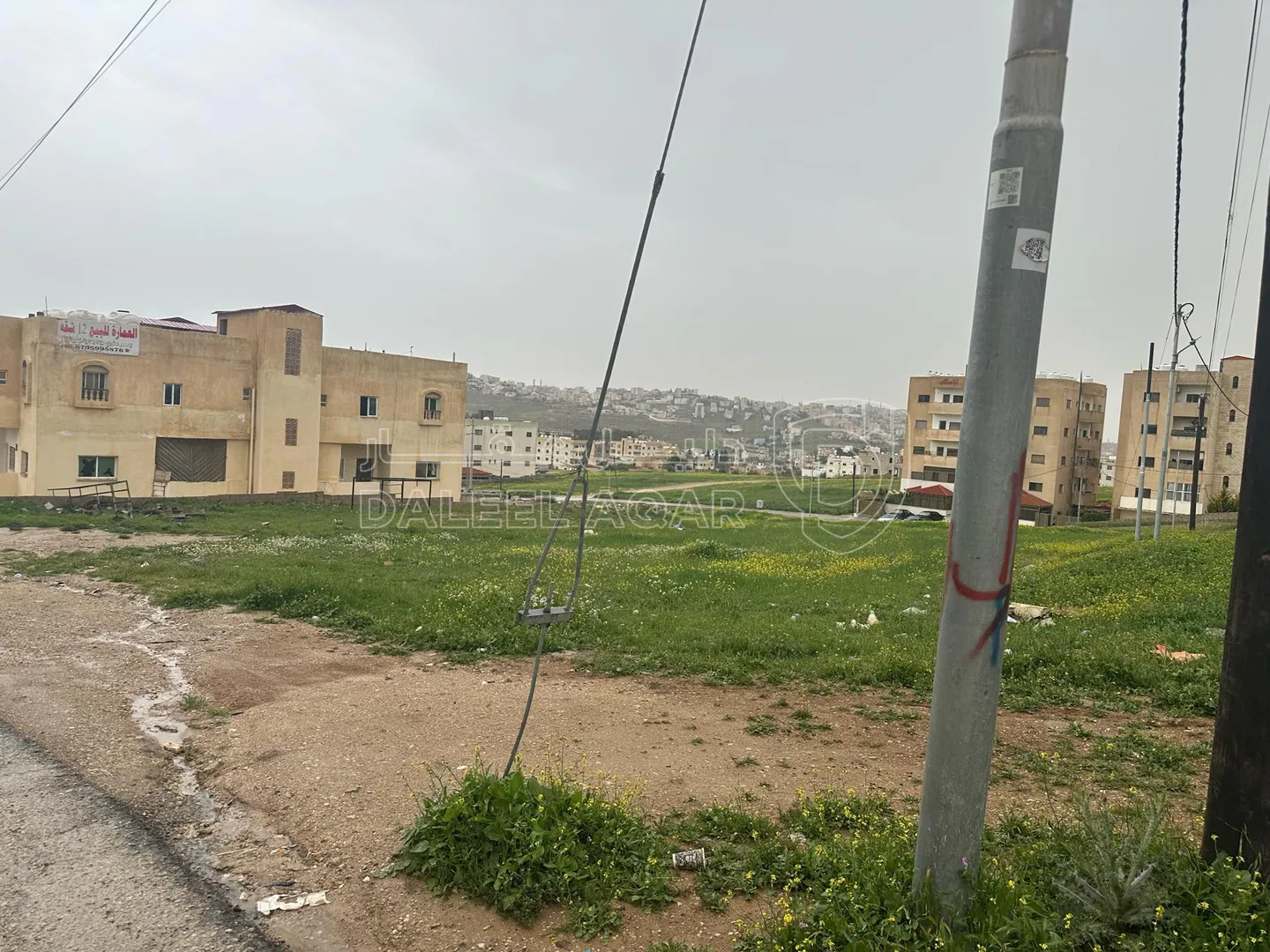 أرض في الثنيه بالقرب من الموسسه العسكريه - 50,000 دأ - صورة 1