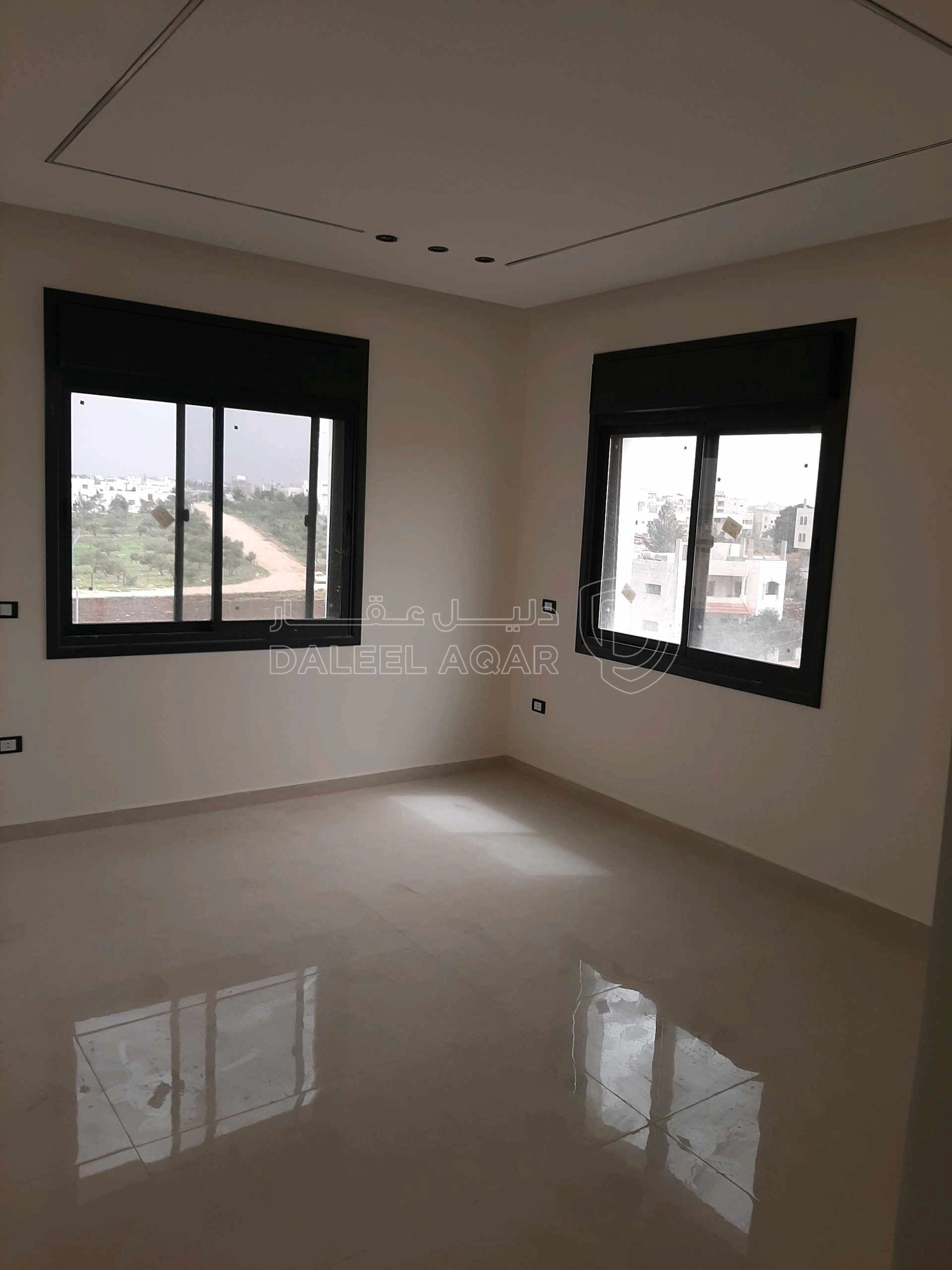 شقة في اربد الحي الشرقي قرب شمال مخابز السنبلة  - 47,000 دأ - صورة 1