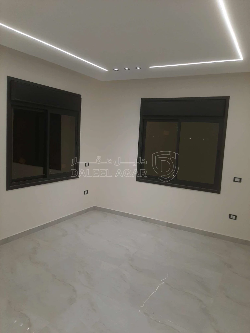 شقة في اربد الحي الشرقي قرب شمال مخابز السنبلة  - 47,000 دأ - صورة 1