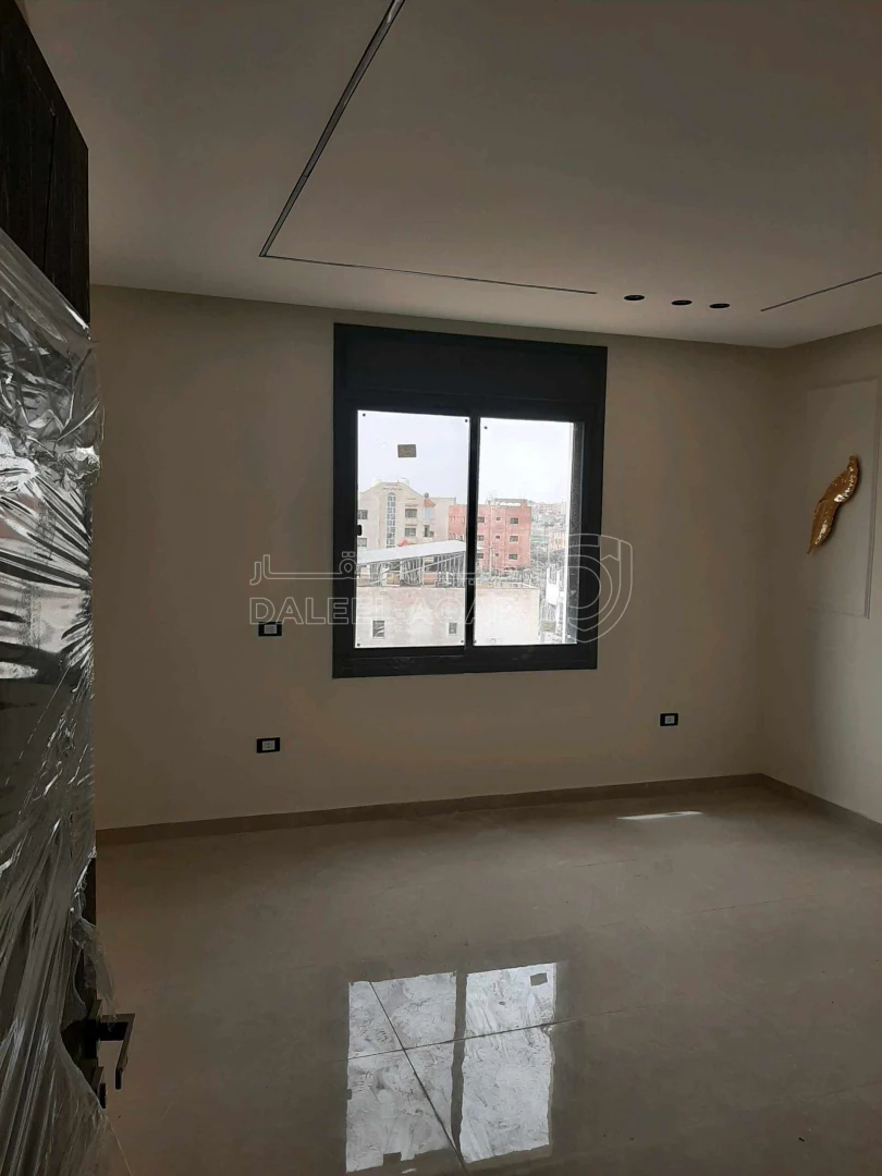 شقة في اربد الحي الشرقي قرب شمال مخابز السنبلة  - 47,000 دأ - صورة 1