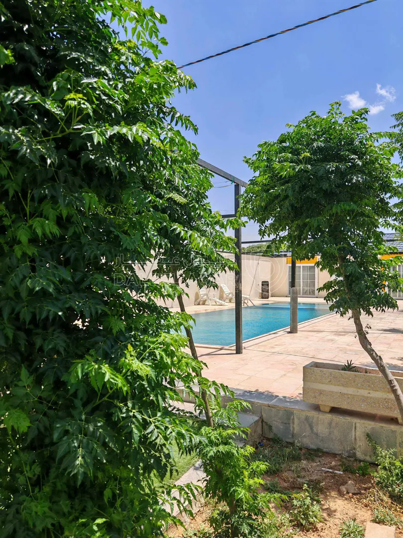 مزرعة/شاليه في المفرق الغدير الابيض بعد كازية توتال ١٠٠ متر - 75,000 دأ - صورة 1