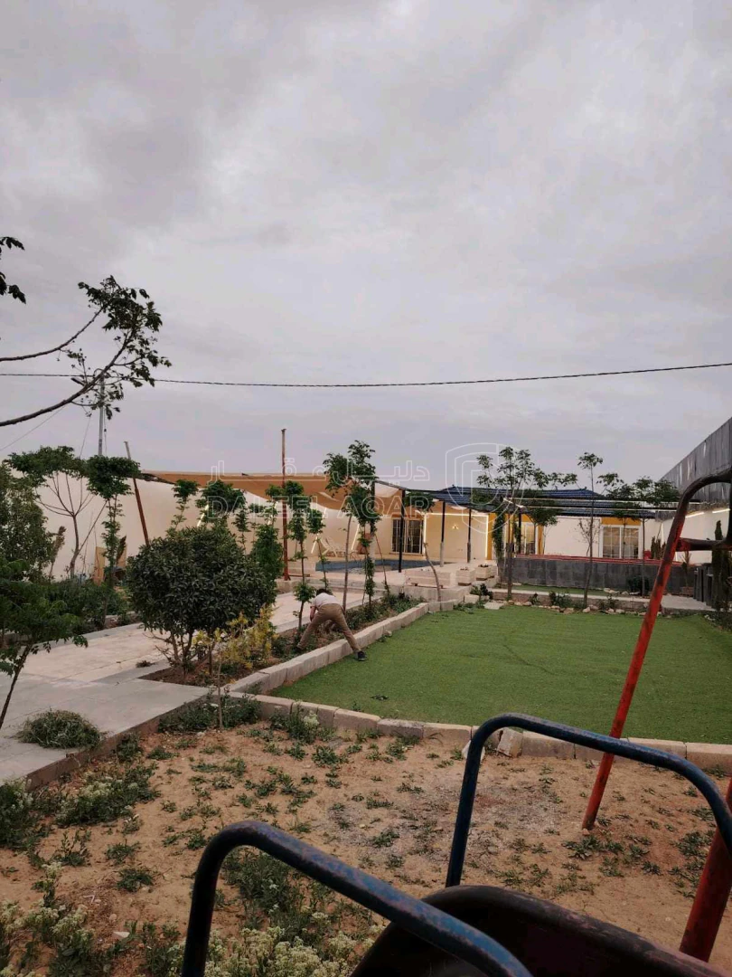مزرعة/شاليه في المفرق الغدير الابيض بعد كازية توتال ١٠٠ متر - 75,000 دأ - صورة 1