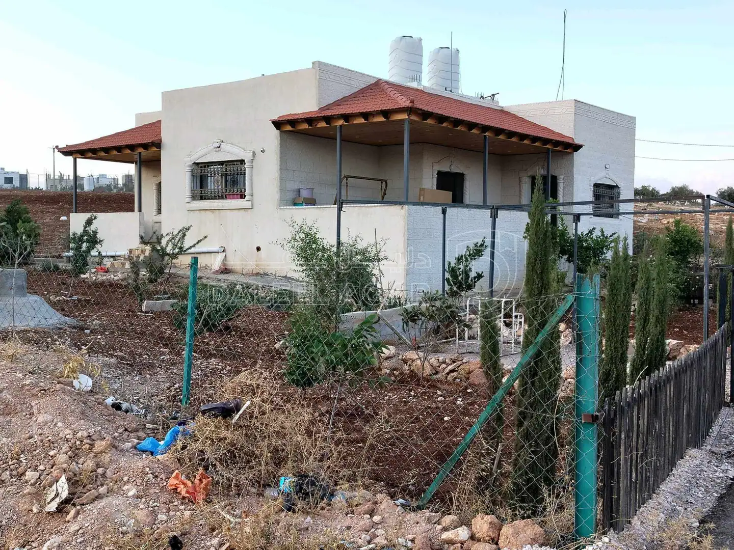 فيلا/منزل في منزل مستقل مفروز اربد النعيمه مقابل المدارس الأمري - 80,000 دأ - صورة 1