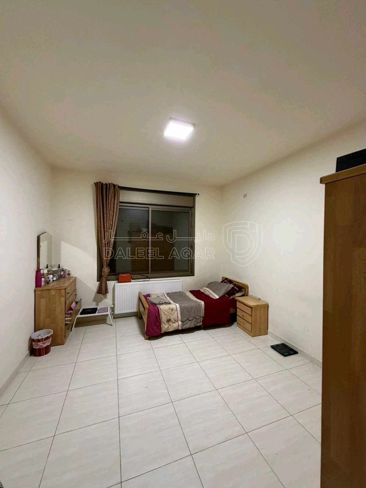 شقة في عمان ضاحية الرشيد قرب اسواق شونيز  - 70,000 دأ - صورة 1