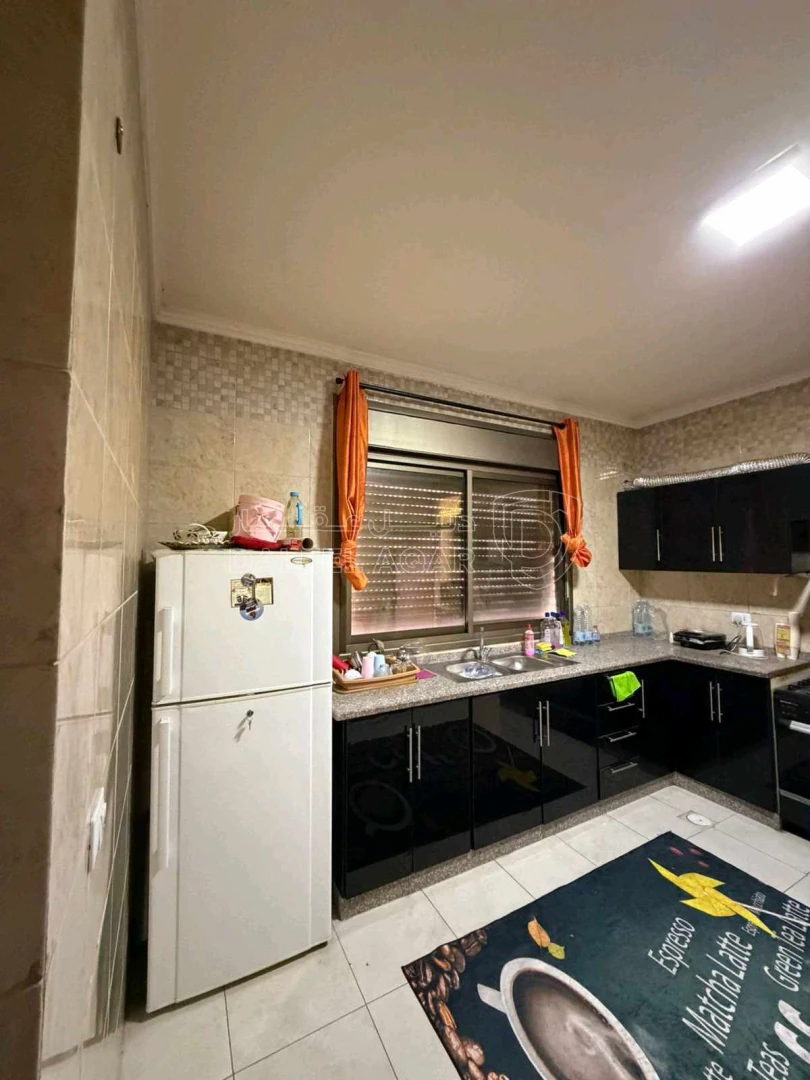 شقة في عمان ضاحية الرشيد قرب اسواق شونيز  - 70,000 دأ - صورة 1