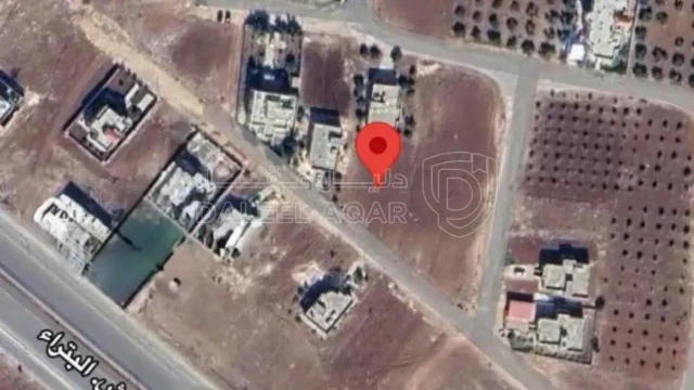 أرض - اربد الصريح على بعد خطوات عن شارع البترا  - 82000 دأ
