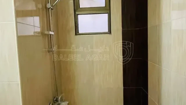 شقة - قرب جامعه العلوم التطبيقية  - 80000 دأ