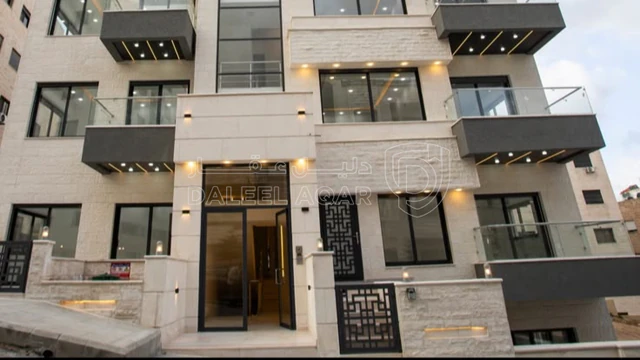 شقة - عمان. ابوعلندا قرب ميدان الحكمه البنزين  - 47000 دأ