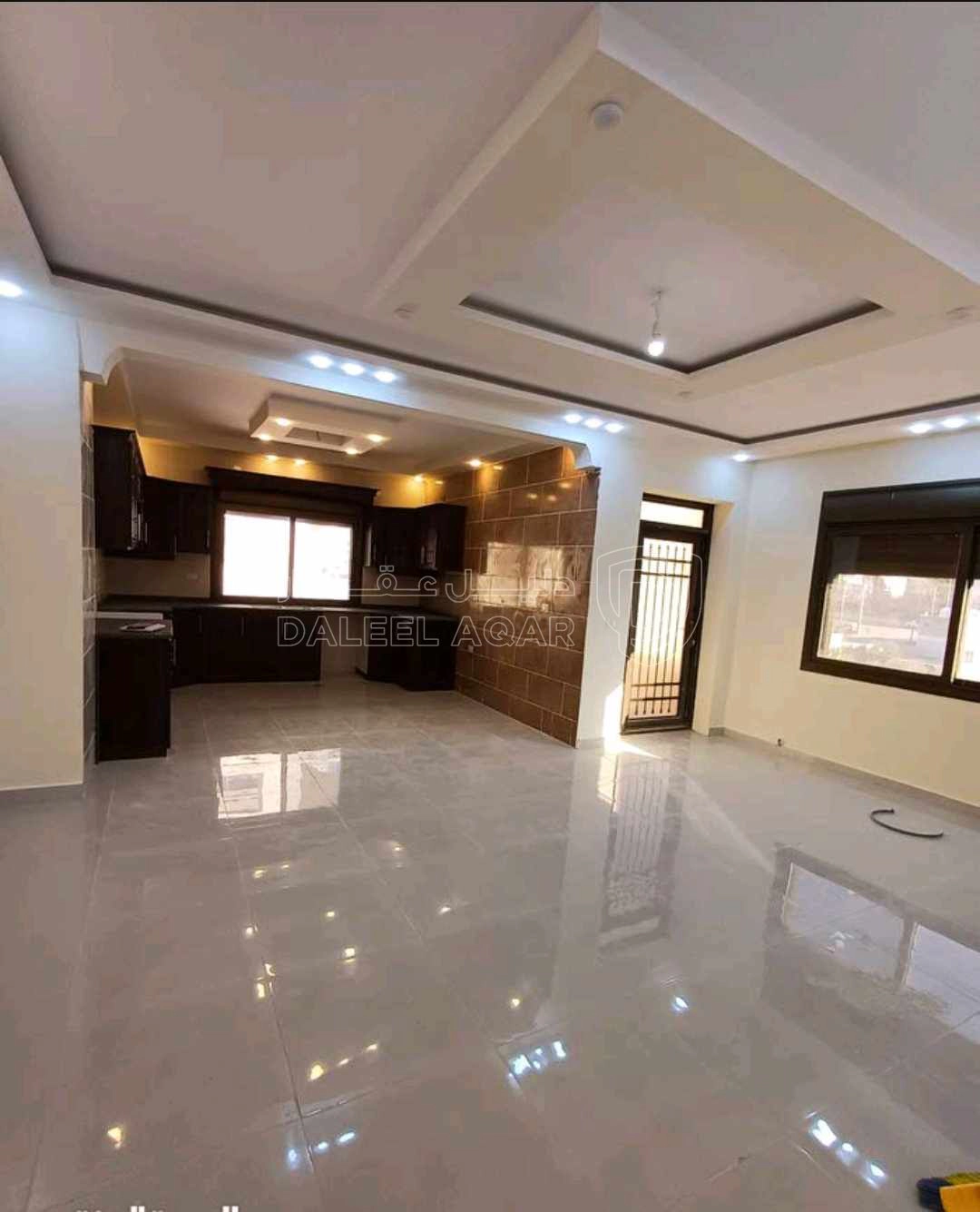 شقة في الحصن - مقابل الكليه - 51,000 دأ - صورة 1