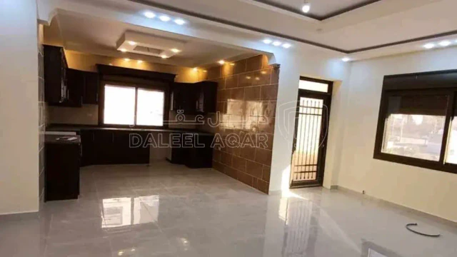 شقة - الحصن - مقابل الكليه - 51000 دأ