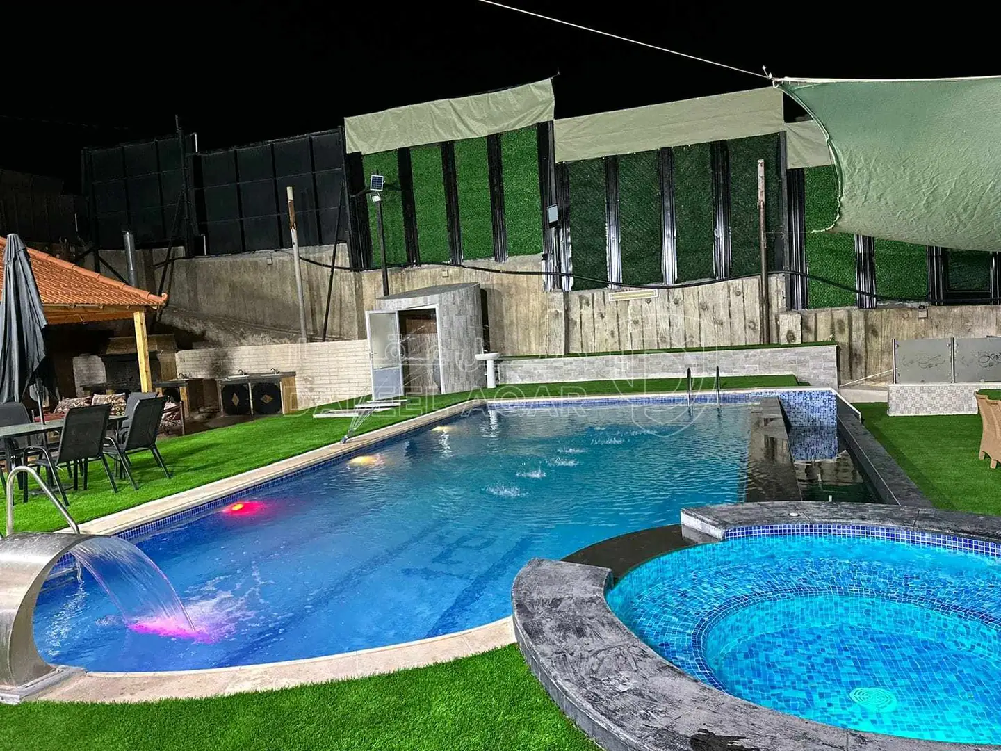 مزرعة/شاليه في مزرعه و شاليه للبيع  - 360,000 دأ - صورة 1