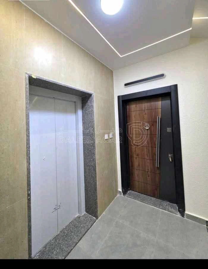 شقة في شقة طابق ثاني وثالث هندسي ورووف  - 93,000 دأ - صورة 1