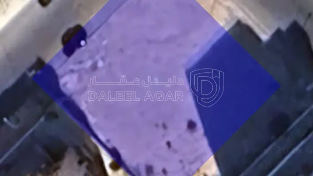 شقة - شقة طابق ثاني وثالث هندسي ورووف  - 93000 دأ