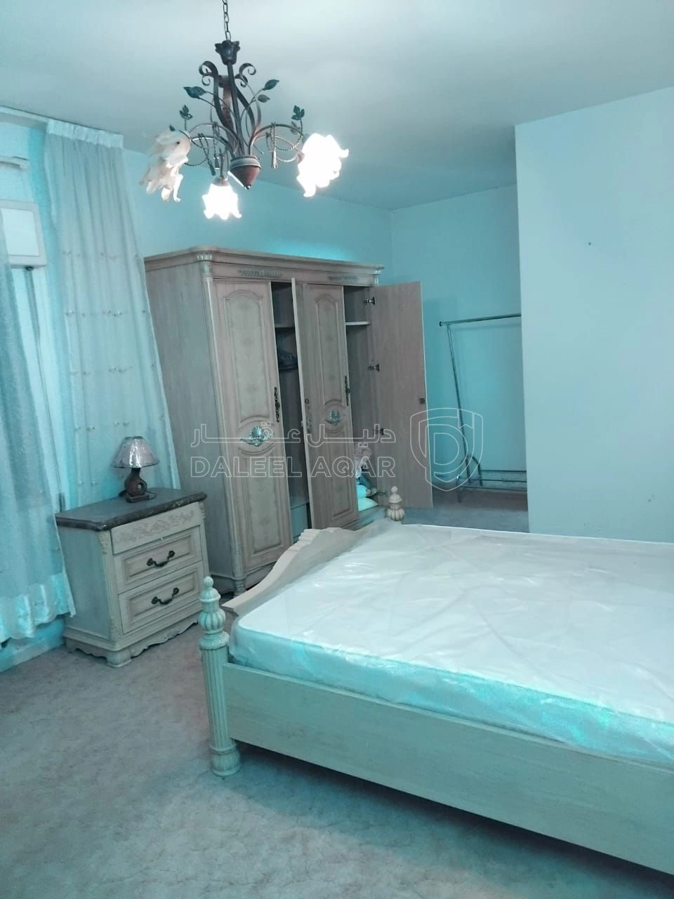 شقة في شقه مميزه للبيع بالصويفيه بالقرب من السفاره الفلبي - 110,000 دأ - صورة 1