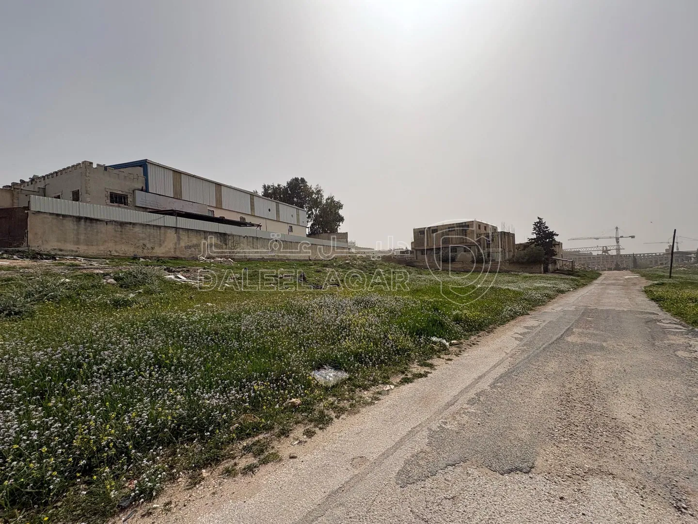 أرض في عمان ماركا قرب دائرة اراضي شرق عمان  - 165,000 دأ - صورة 1