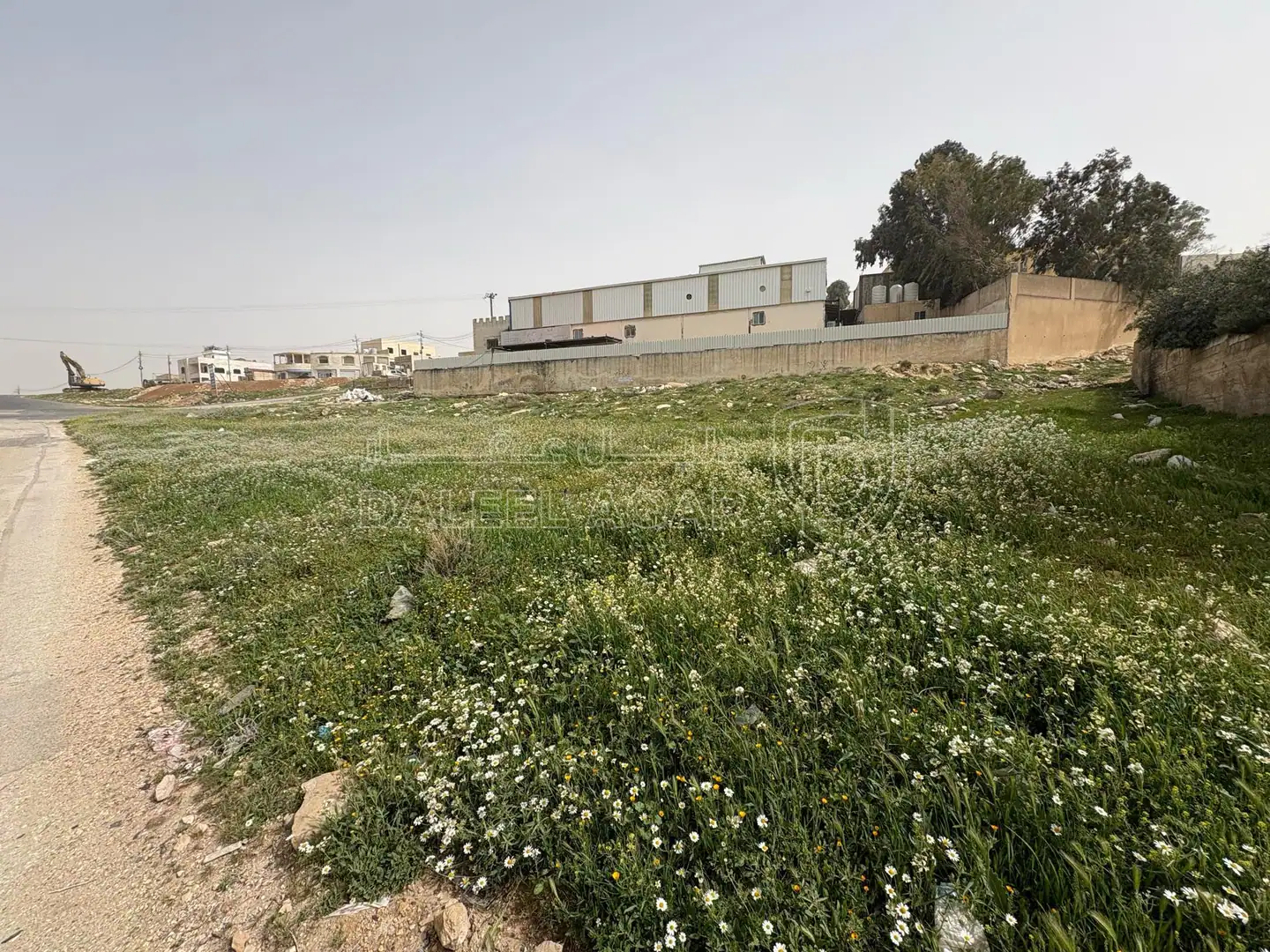 أرض في عمان ماركا قرب دائرة اراضي شرق عمان  - 165,000 دأ - صورة 1