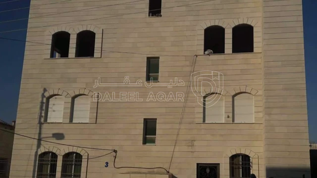 مبنى - بيت للبيع من المالك مباشرة قابل للتفاوض وقت الرؤية - 390000 دأ