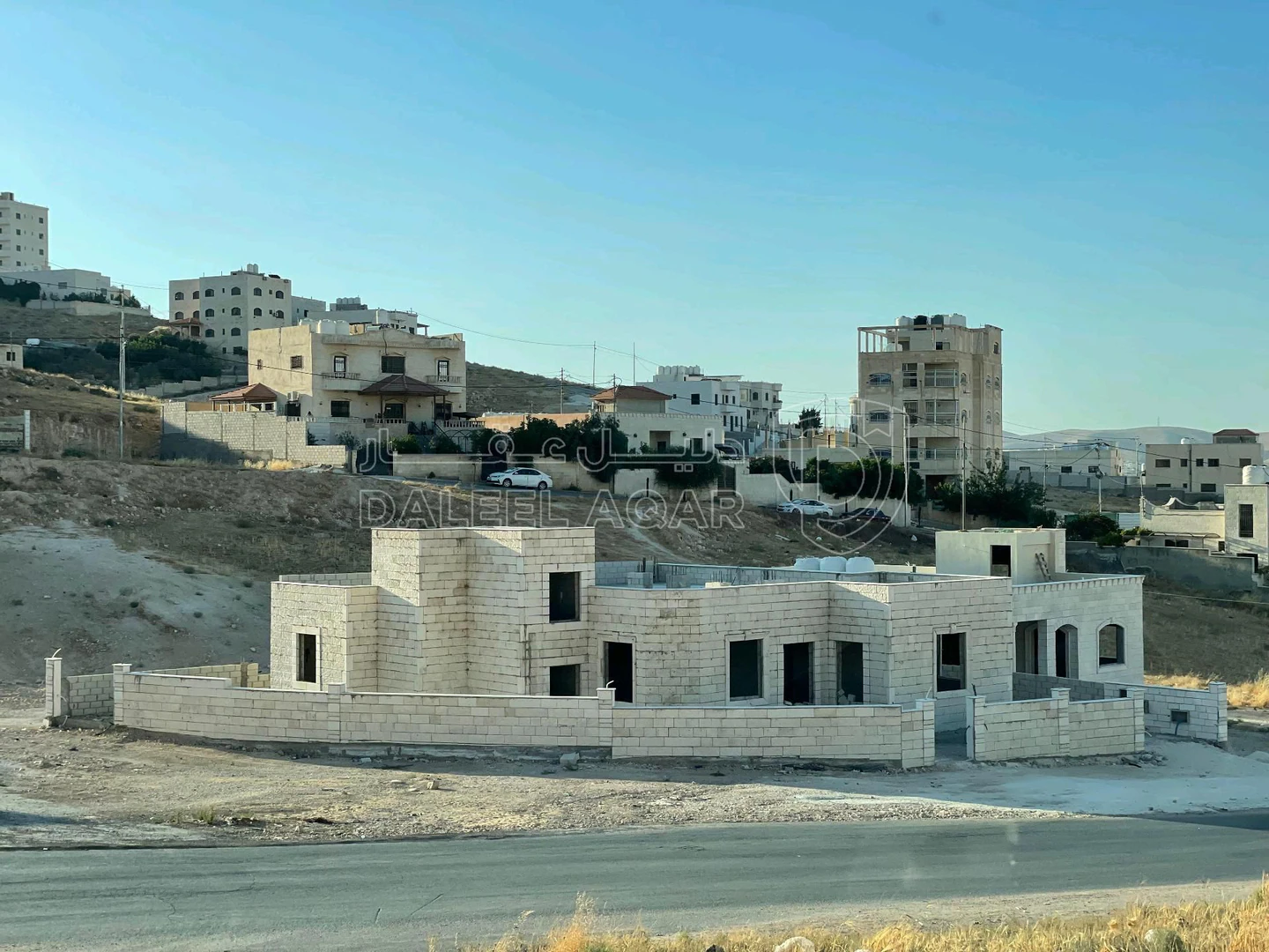 فيلا/منزل في الزرقاء ضاحية المدينة المنورة شارع العشرين الرئيسب - 85,000 دأ - صورة 1