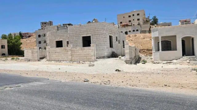 فيلا/منزل - الزرقاء ضاحية المدينة المنورة شارع العشرين الرئيسب - 85000 دأ