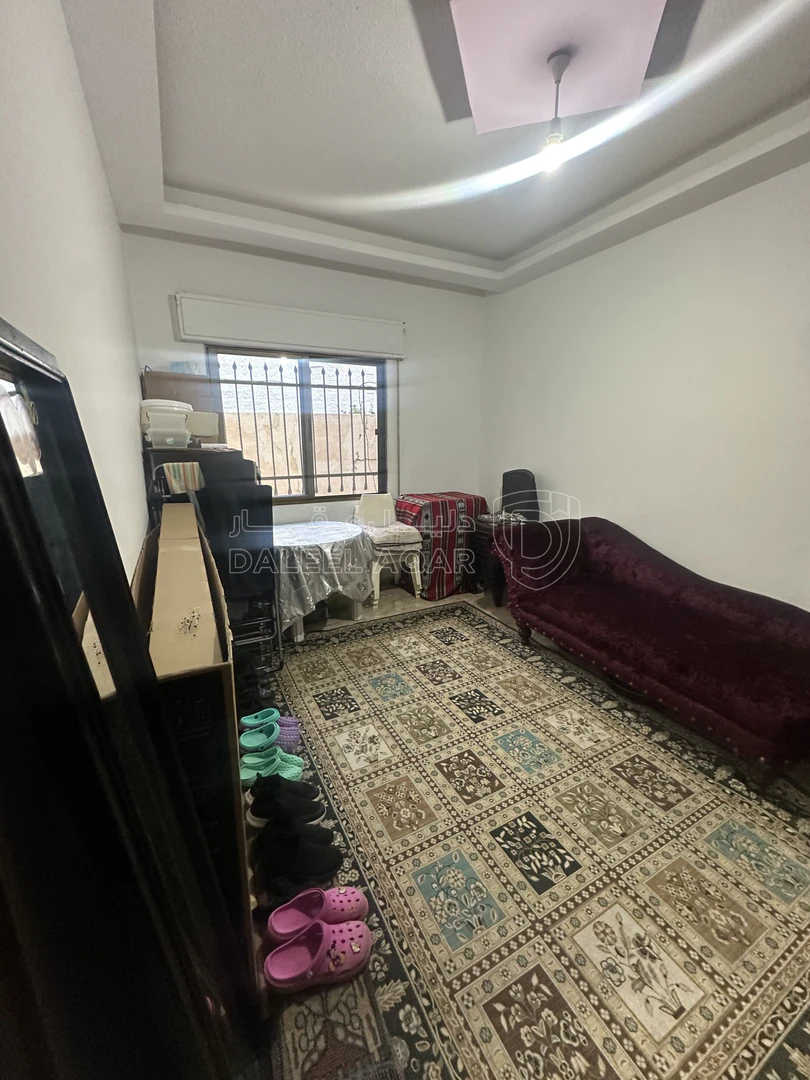 شقة في ضاحية الامير حسن بالقرب من صيدلية إكليل الغار  - 25,500 دأ - صورة 1
