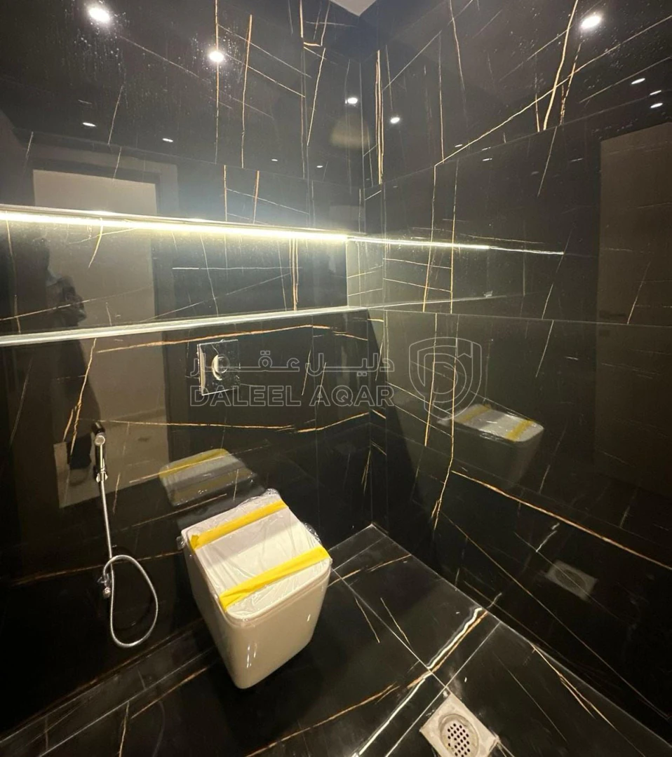 شقة في طابق ثامي 205 متر في ضاحية الرشيد - 130,000 دأ - صورة 1