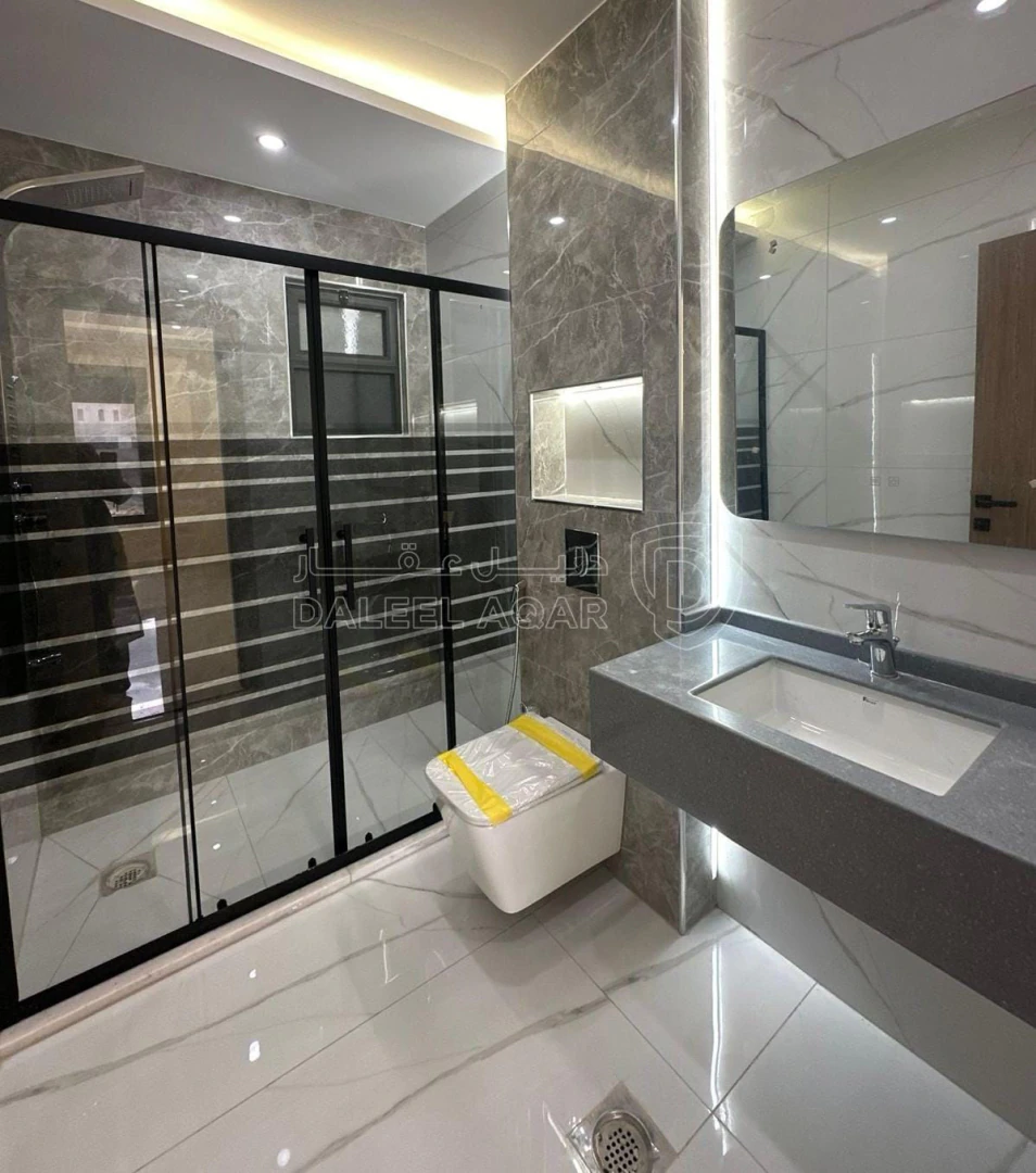 شقة في طابق ثامي 205 متر في ضاحية الرشيد - 130,000 دأ - صورة 1