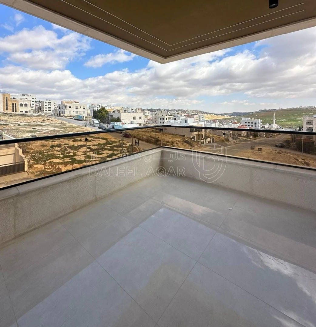 شقة في طابق ثامي 205 متر في ضاحية الرشيد - 130,000 دأ - صورة 1