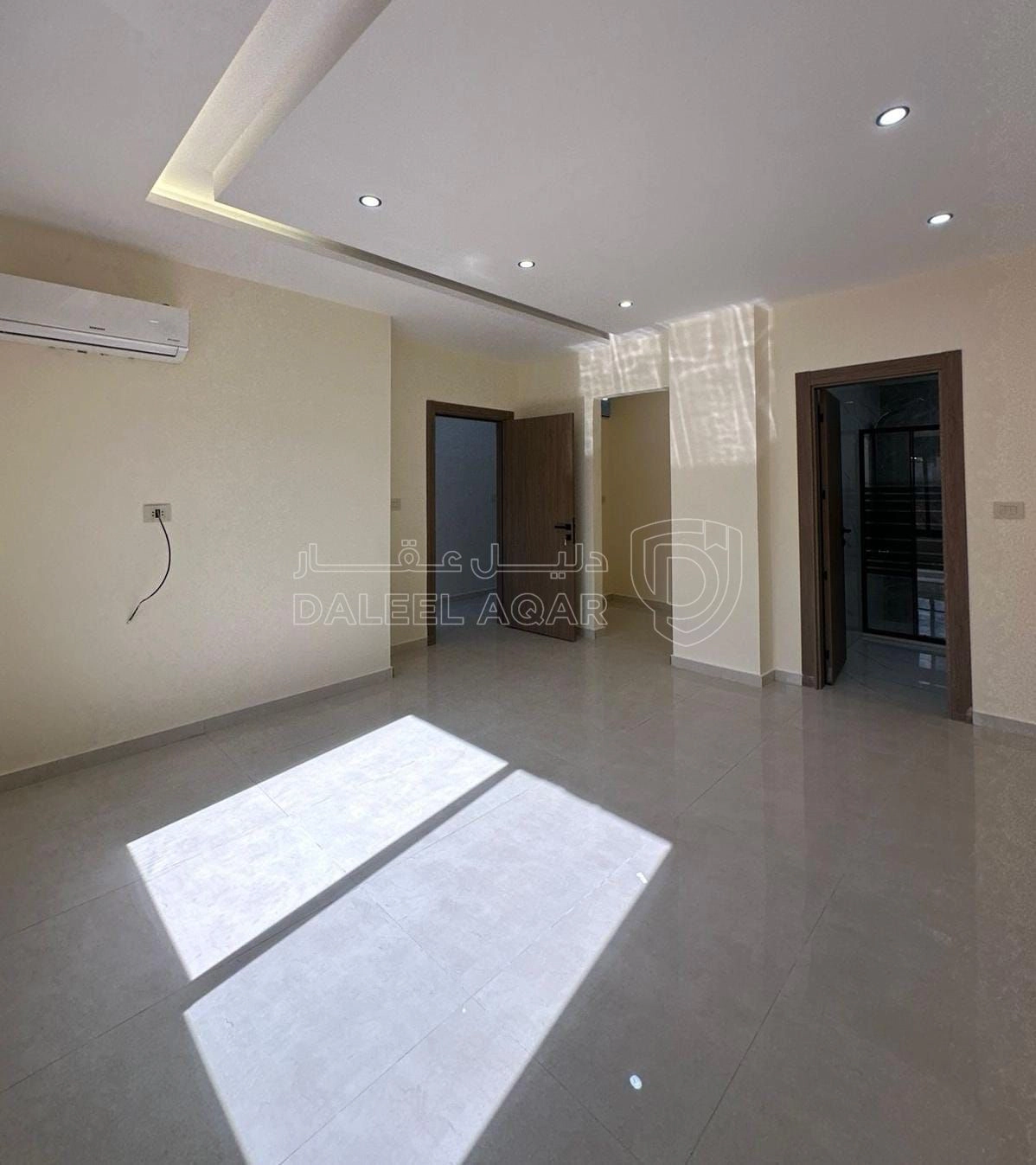 شقة في طابق ثامي 205 متر في ضاحية الرشيد - 130,000 دأ - صورة 1