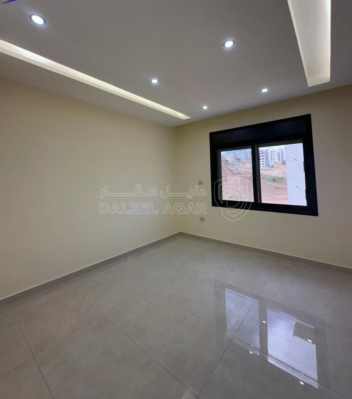 شقة في طابق ثامي 205 متر في ضاحية الرشيد - 130,000 دأ - صورة 1