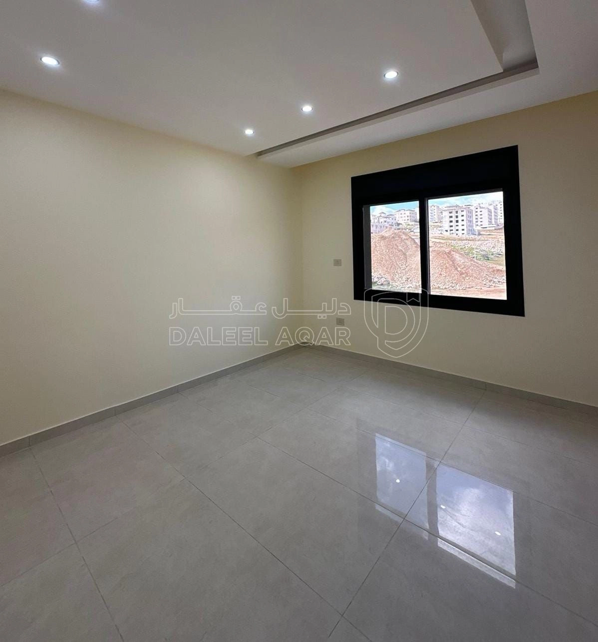 شقة في طابق ثامي 205 متر في ضاحية الرشيد - 130,000 دأ - صورة 1