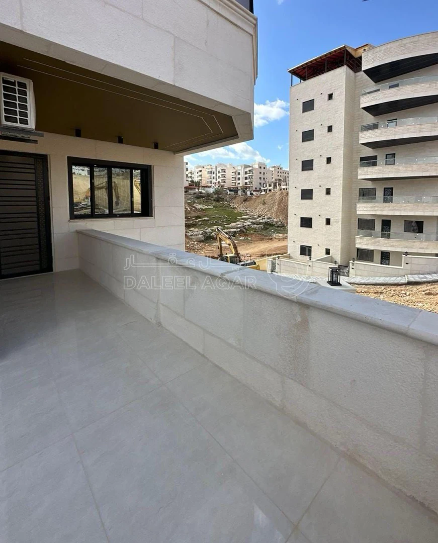 شقة في طابق ثامي 205 متر في ضاحية الرشيد - 130,000 دأ - صورة 1