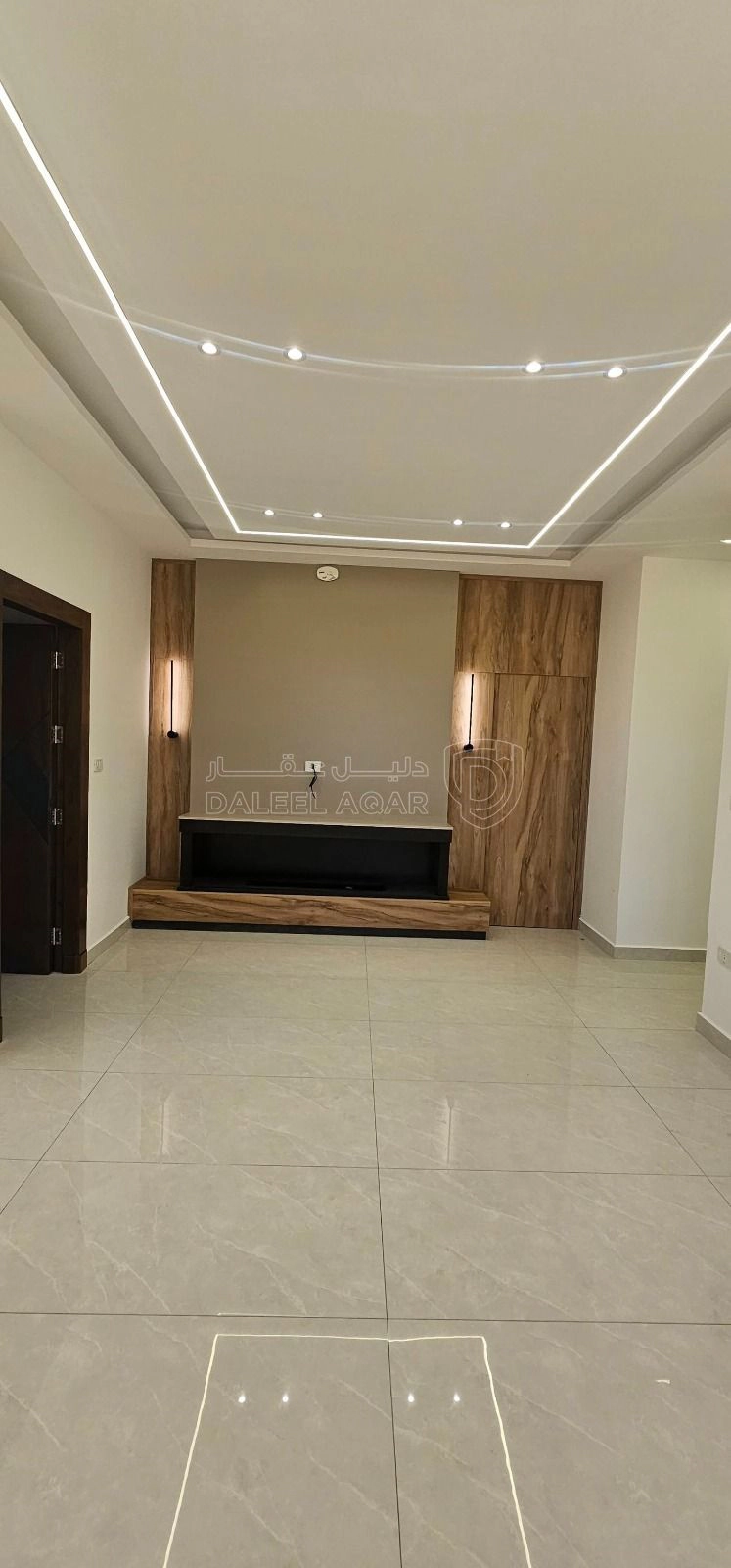 شقة في شقة ارضية مع ترس  للبيع في مرج الحمام اسكان عالية - 168,000 دأ - صورة 1