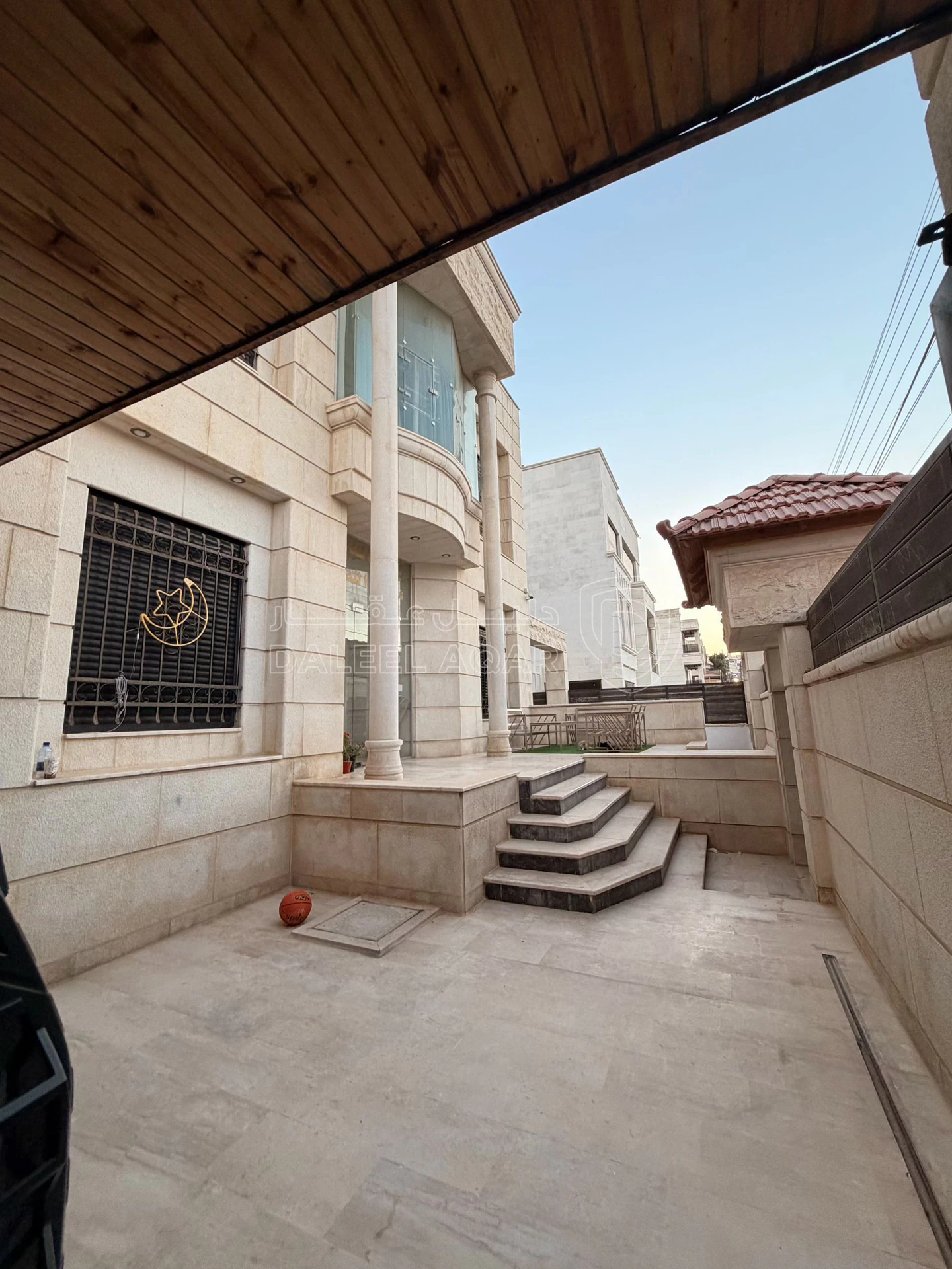 فيلا/منزل في فيلا للبيع باسكان المهندسين و الاطباء  - 375,000 دأ - صورة 1