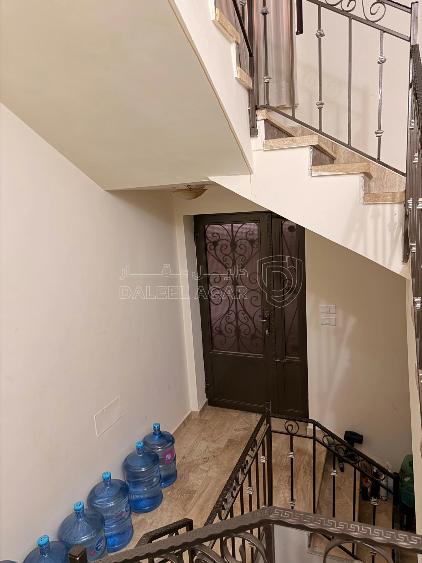 فيلا/منزل في فيلا للبيع باسكان المهندسين و الاطباء  - 375,000 دأ - صورة 1