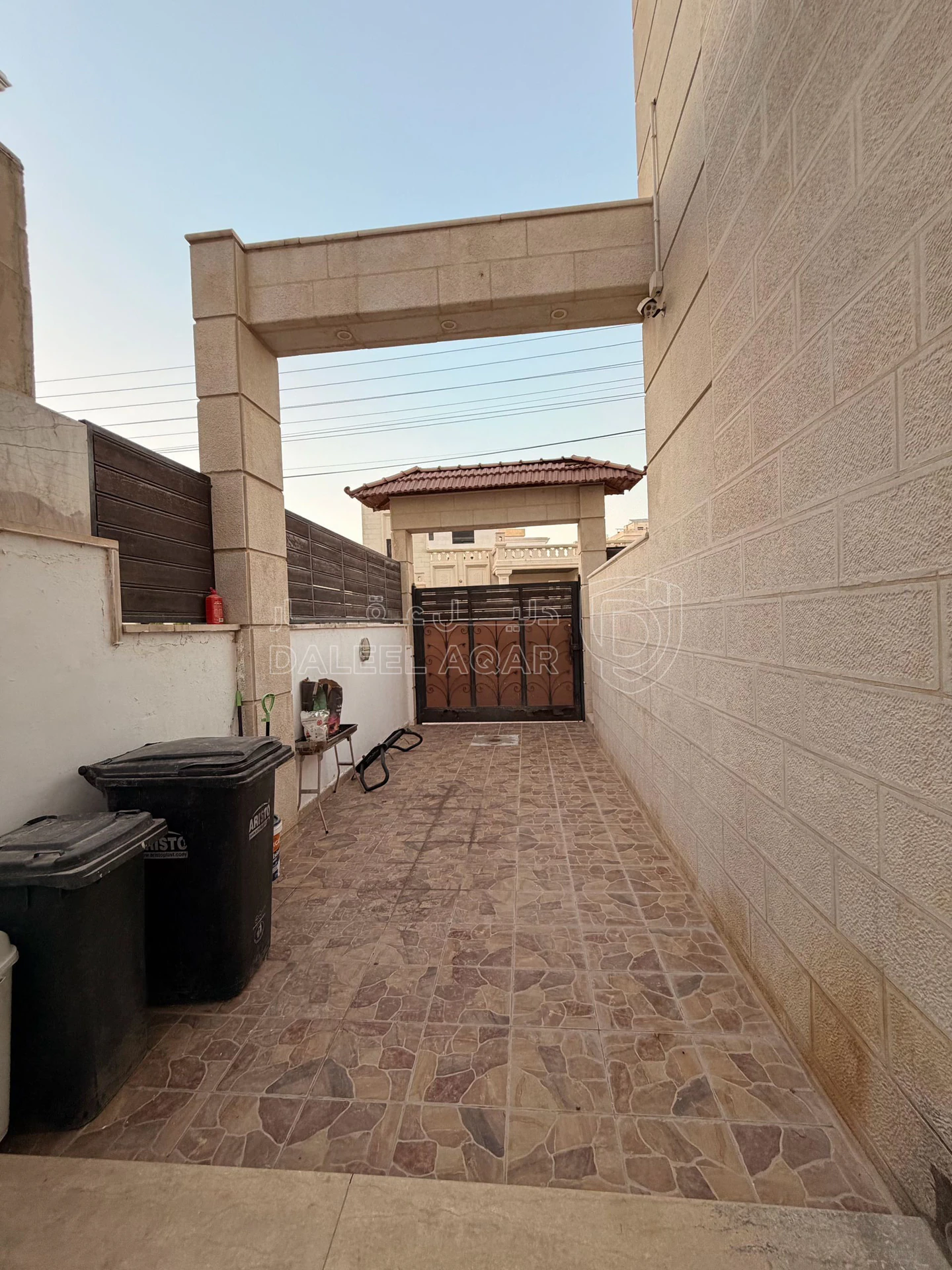 فيلا/منزل في فيلا للبيع باسكان المهندسين و الاطباء  - 375,000 دأ - صورة 1