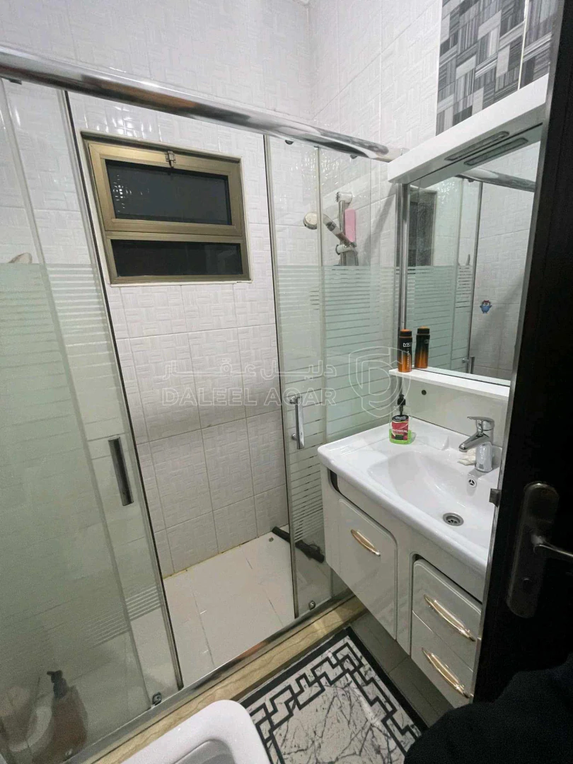 شقة في ابو علندا اسكان الكهرباء - 55,000 دأ - صورة 1