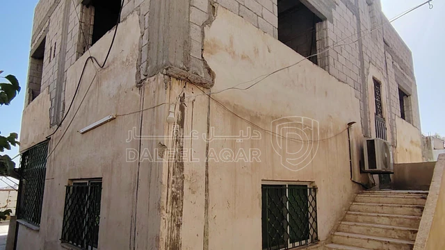 فيلا/منزل في عمان - حي عدن - بالقرب من دوار البريشي - 100,000 دأ - صورة NaN