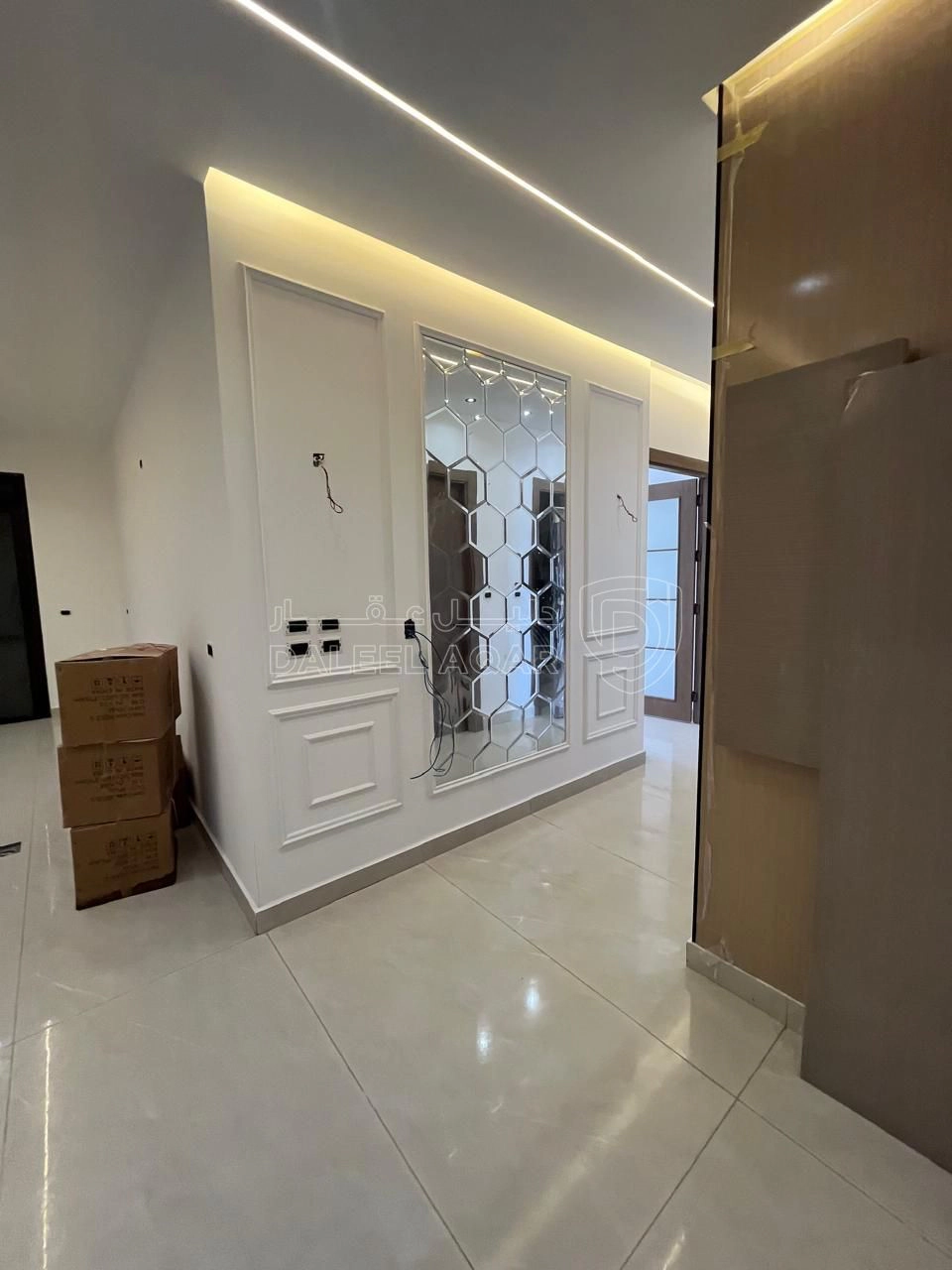 شقة في شقة للبيع في طريق المطار باطلالة بانوراما - 139,000 دأ - صورة 1