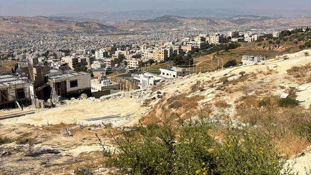أرض في ارض للبيع في صويلح على اطلالة مميزة جدا بتنظيم ب  - 240,000 دأ - صورة NaN