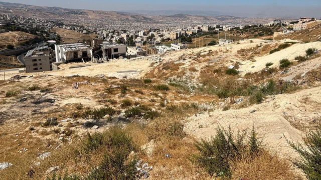 أرض في ارض للبيع في صويلح على اطلالة مميزة جدا بتنظيم ب  - 240,000 دأ - صورة NaN