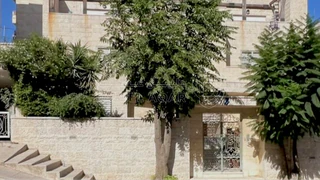 فيلا/منزل - بالقرب من مجمع الحسين للأعمال  - 620000 دأ