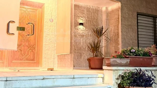 فيلا/منزل في بالقرب من مجمع الحسين للأعمال  - 620,000 دأ - صورة NaN