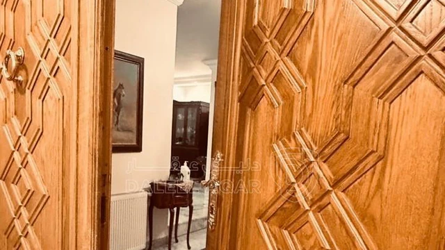 فيلا/منزل في بالقرب من مجمع الحسين للأعمال  - 620,000 دأ - صورة NaN