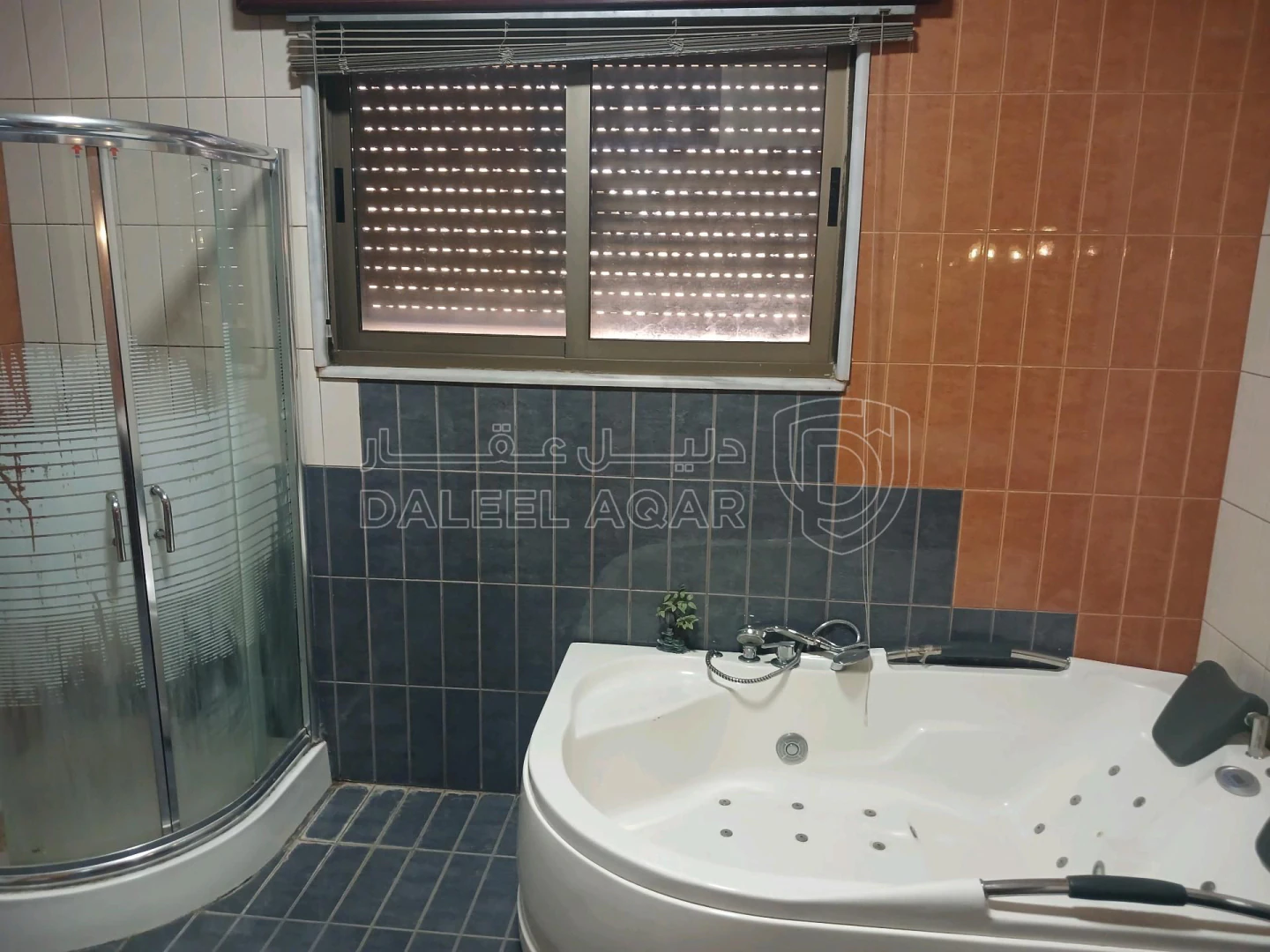 مبنى في طبربور شارع ام حرام  - 380,000 دأ - صورة 1